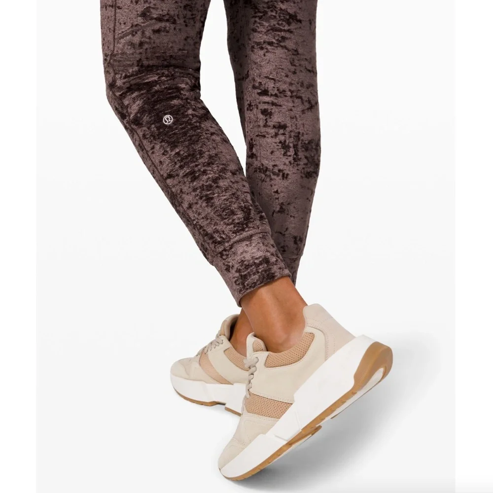 Lululemon Ready To Crush Velvet Jogger French Press Brown Size 6 *Flaw* - Picture 3 of 14